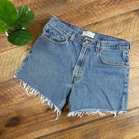 LEVI Relaxed Vintage Cutoff Jean Short - Picture 1 of 5